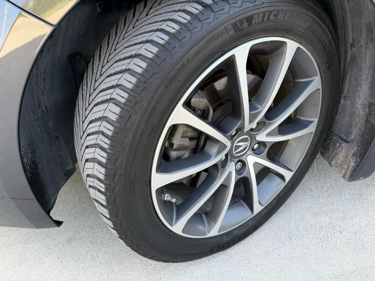 Acura TLX 9-Spd AT w/Technology Package 2015