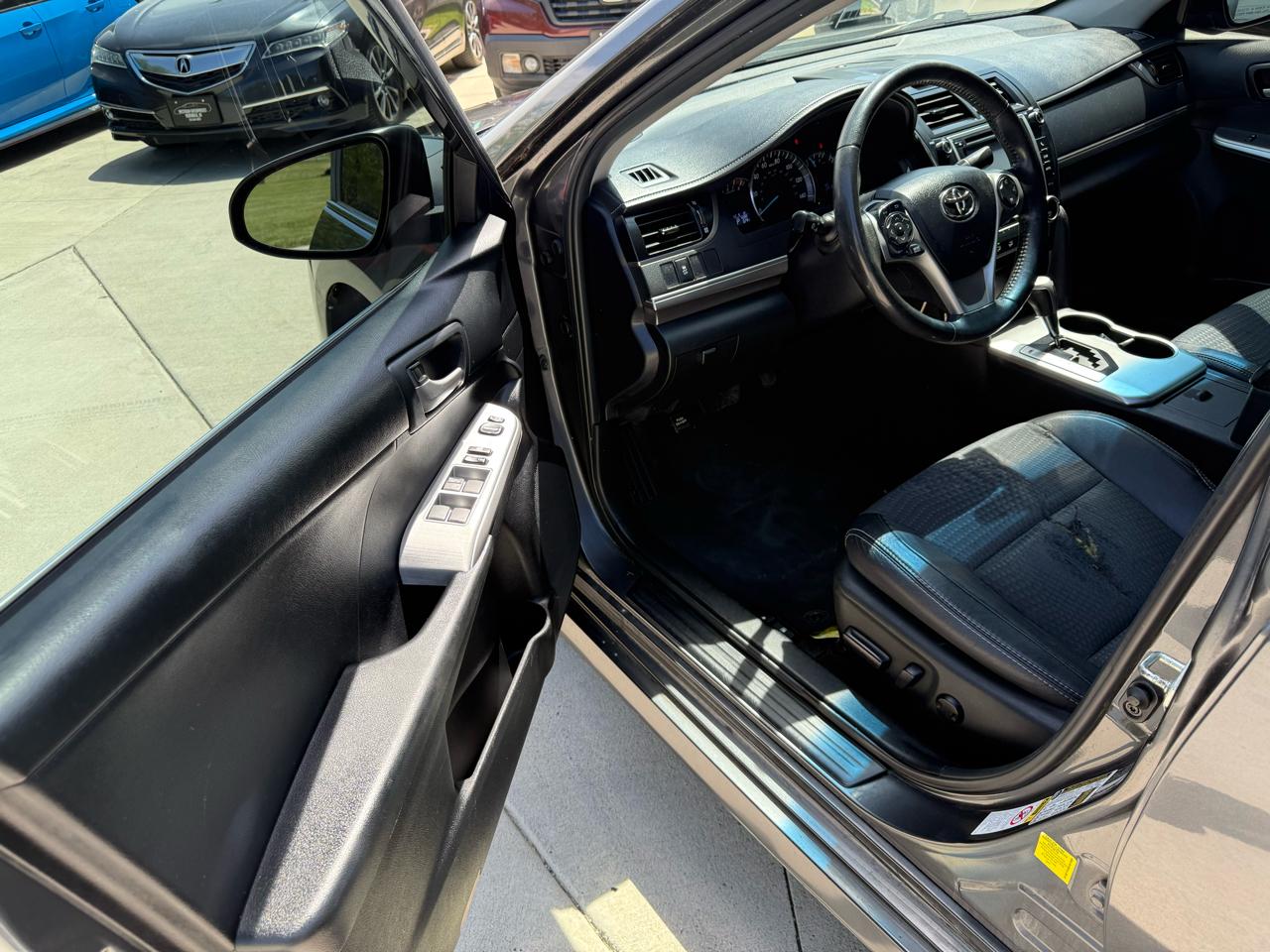 Toyota Camry SE 2012