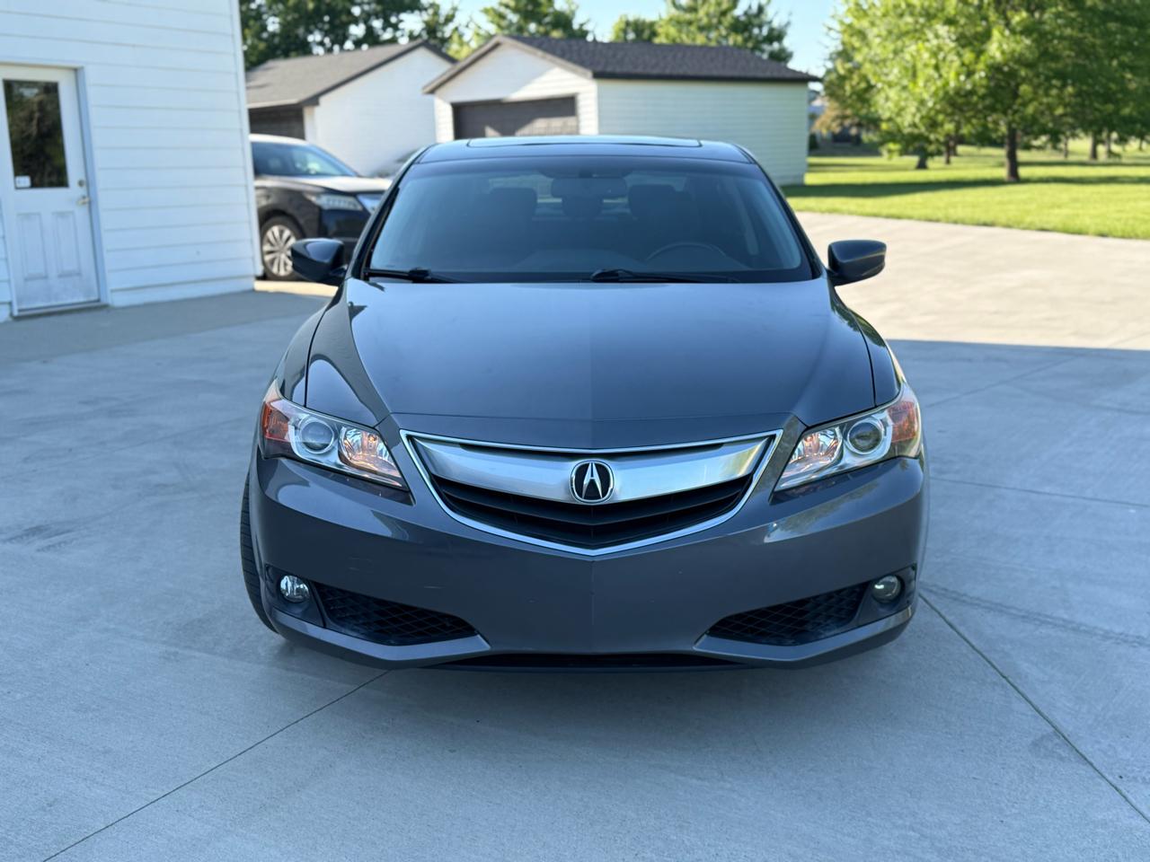 Acura ILX 6-Spd MT w/ Premium Package 2013