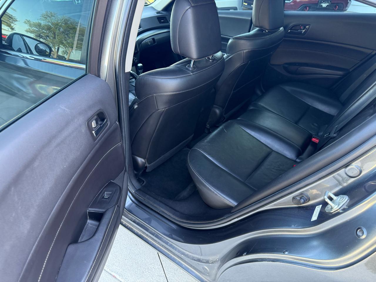 Acura ILX 6-Spd MT w/ Premium Package 2013