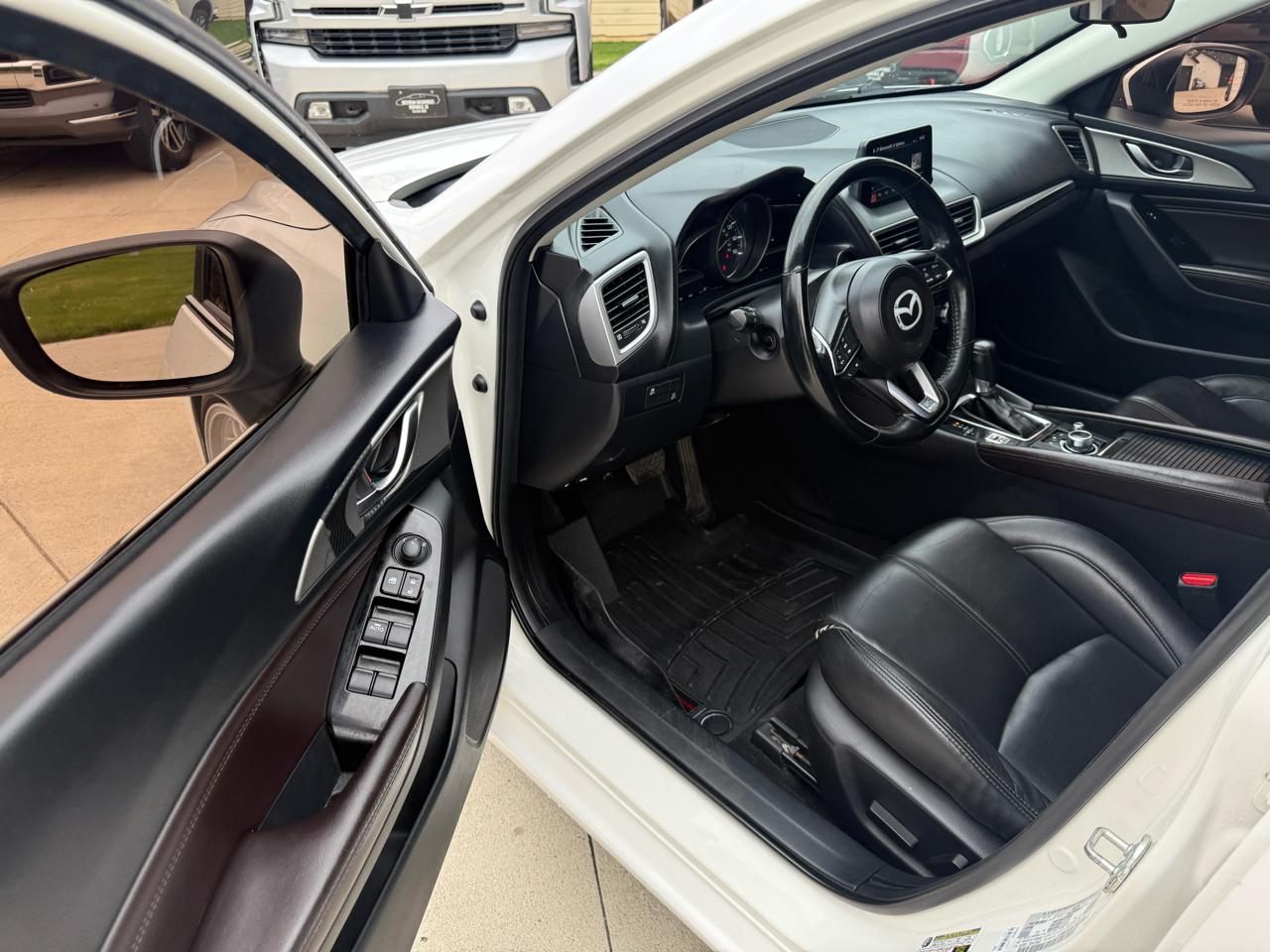 Mazda MAZDA3 i Touring AT 5-Door 2017