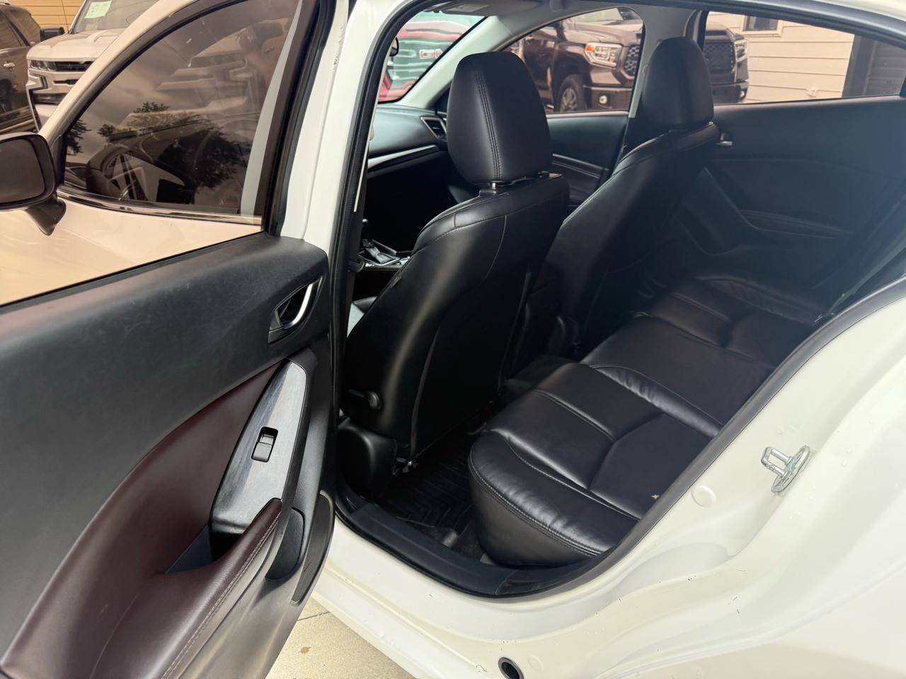 Mazda MAZDA3 i Touring AT 5-Door 2017