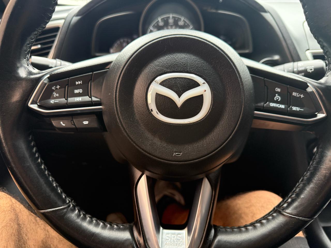 Mazda MAZDA3 i Touring AT 5-Door 2017