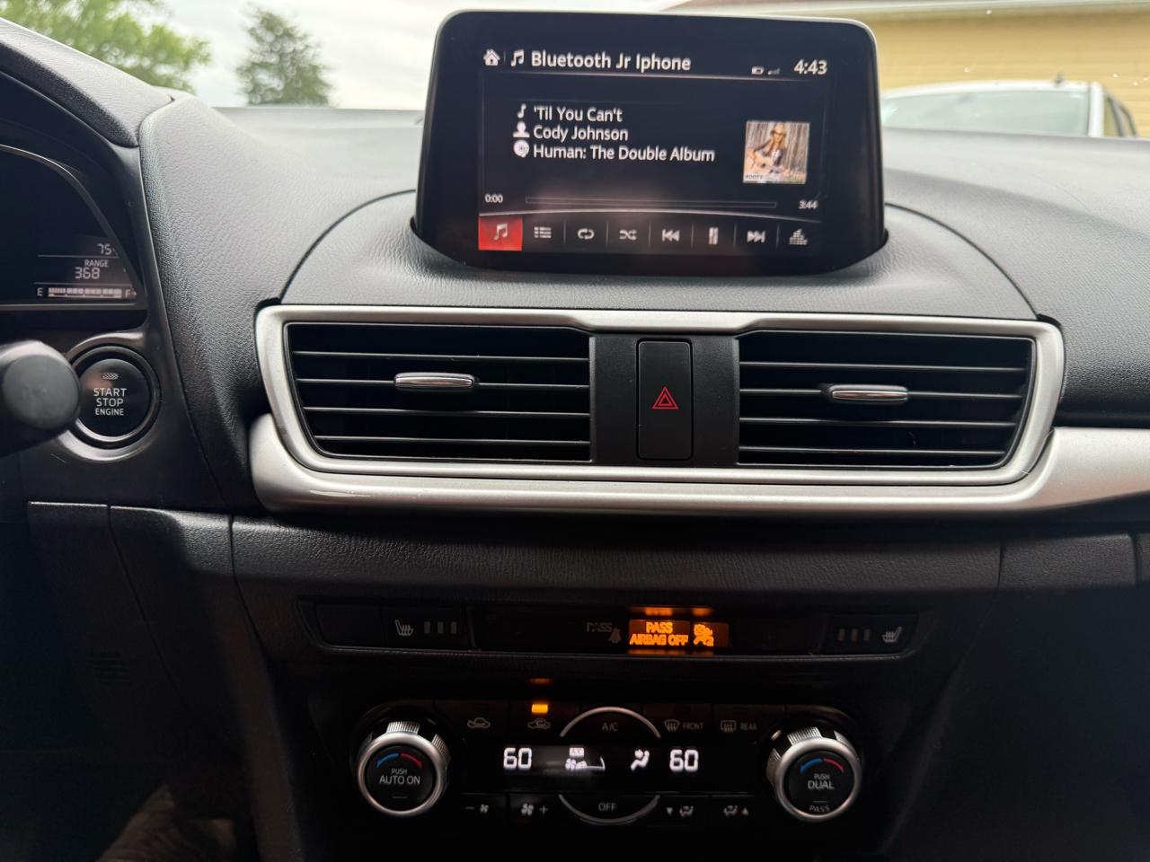 Mazda MAZDA3 i Touring AT 5-Door 2017