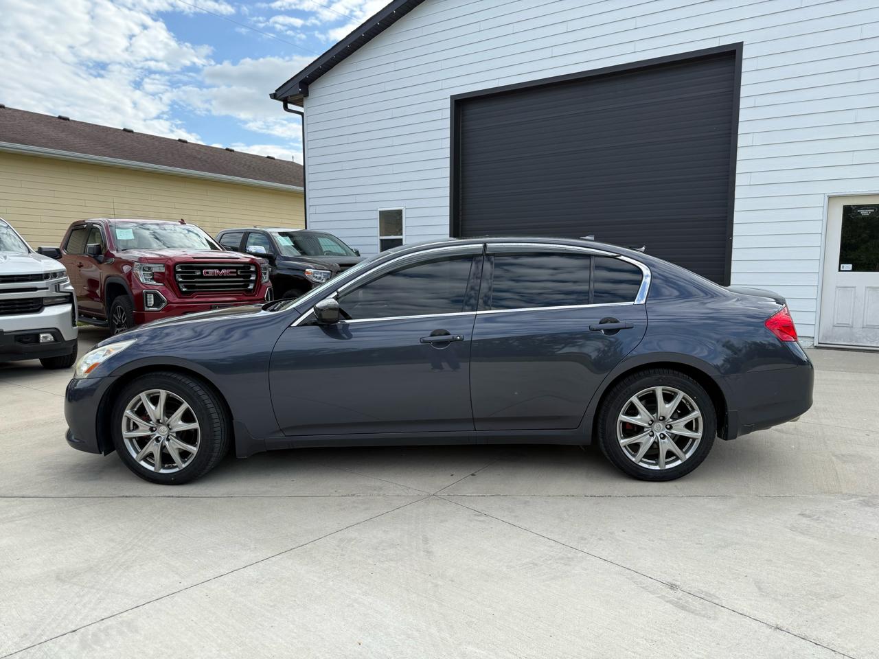 Infiniti G Sedan G37x AWD 2010