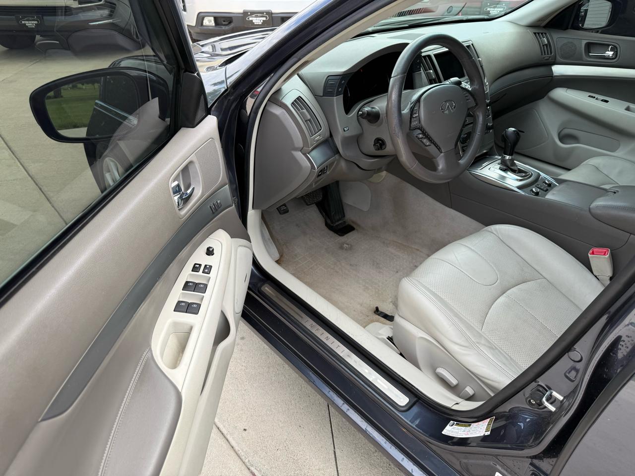 Infiniti G Sedan G37x AWD 2010