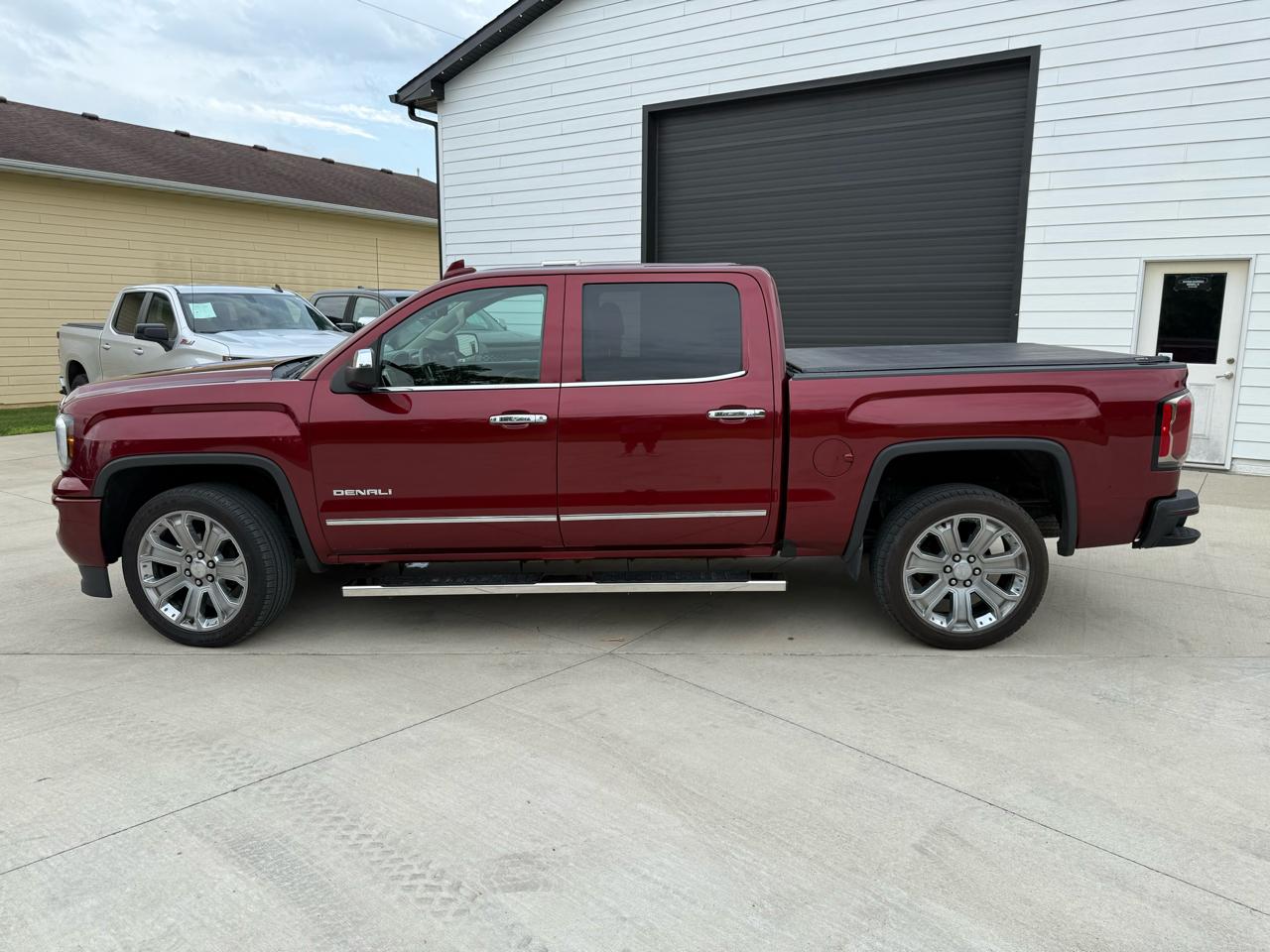 GMC Sierra 1500 Denali Crew Cab 4WD 2017
