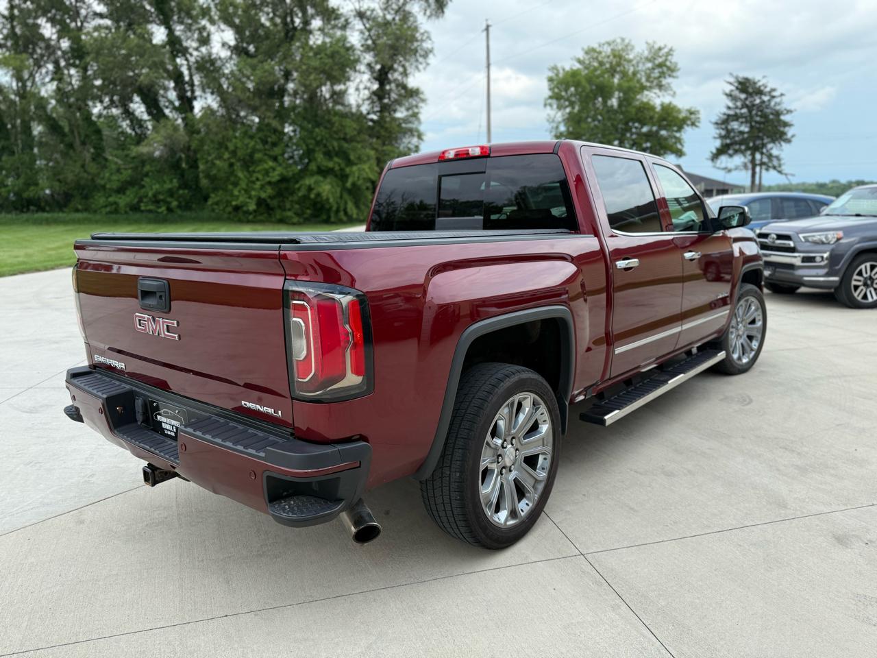 GMC Sierra 1500 Denali Crew Cab 4WD 2017