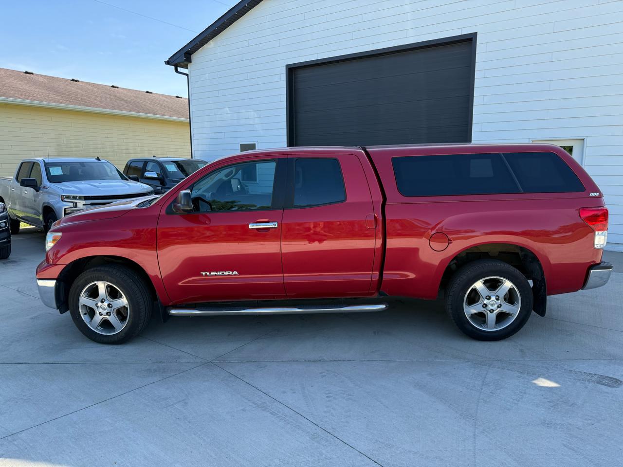 Toyota Tundra Tundra-Grade Double Cab 4.6L 2WD 2011