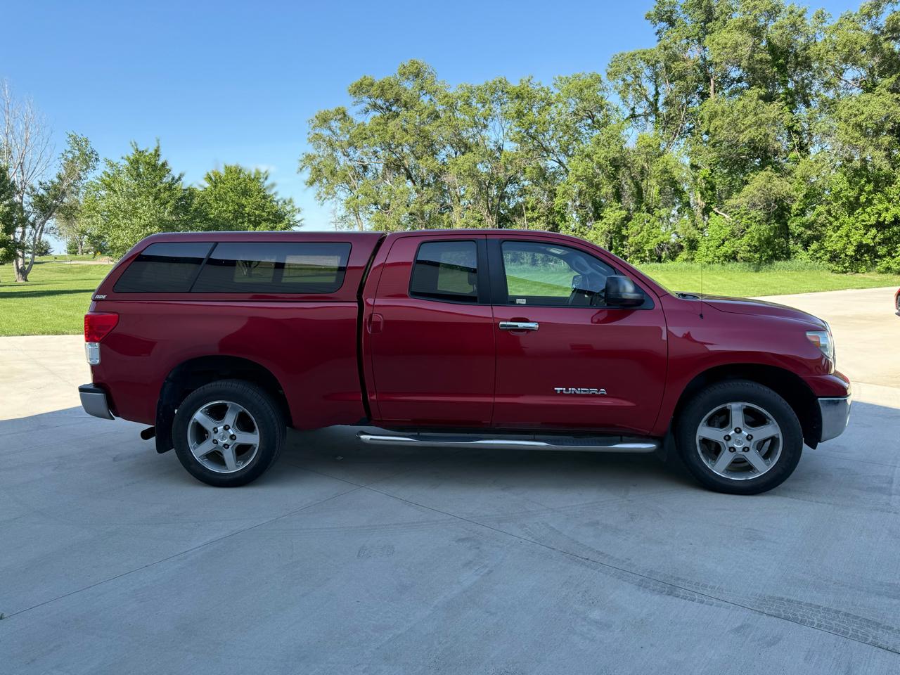 Toyota Tundra Tundra-Grade Double Cab 4.6L 2WD 2011