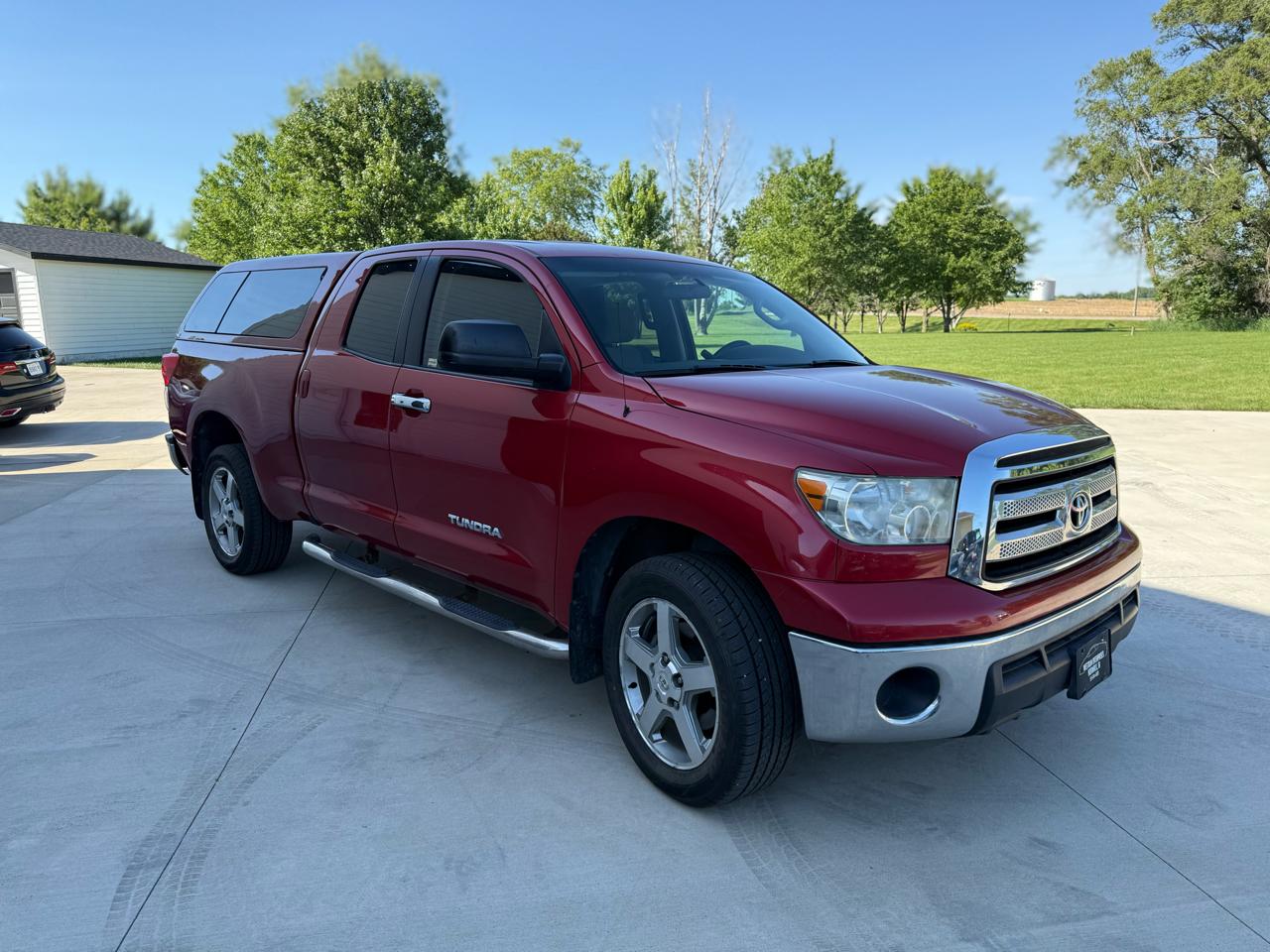 Toyota Tundra Tundra-Grade Double Cab 4.6L 2WD 2011