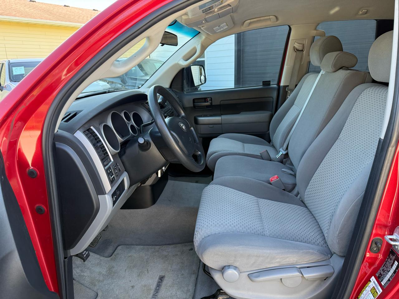 Toyota Tundra Tundra-Grade Double Cab 4.6L 2WD 2011