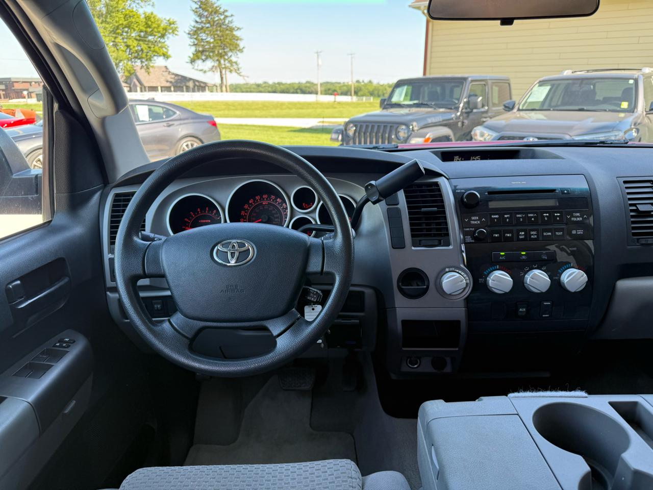 Toyota Tundra Tundra-Grade Double Cab 4.6L 2WD 2011