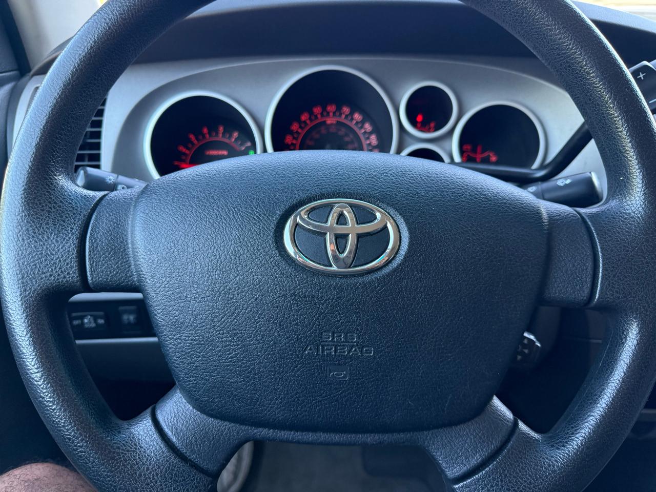 Toyota Tundra Tundra-Grade Double Cab 4.6L 2WD 2011