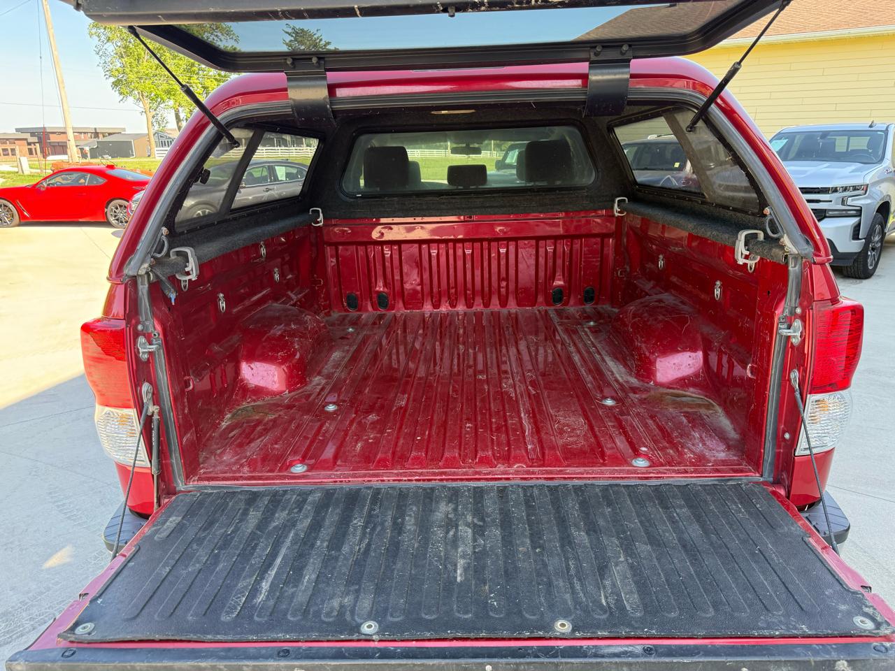 Toyota Tundra Tundra-Grade Double Cab 4.6L 2WD 2011