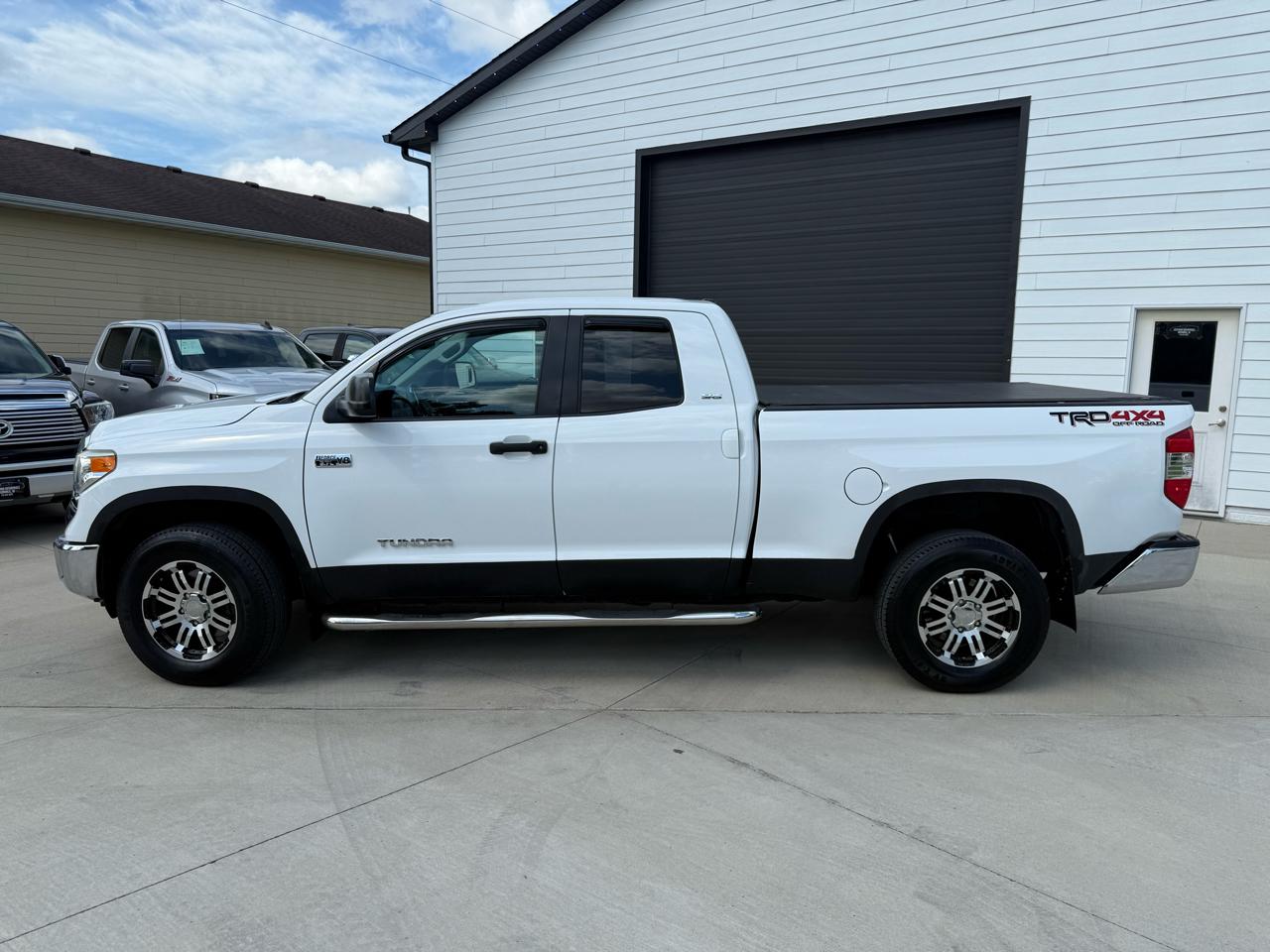 Toyota Tundra SR5 5.7L V8 Double Cab 4WD 2014