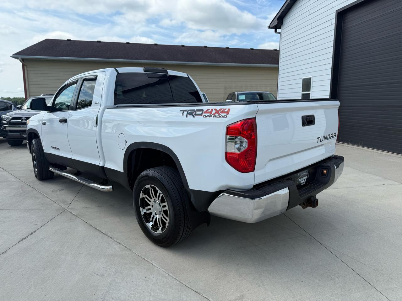 Toyota Tundra SR5 5.7L V8 Double Cab 4WD 2014