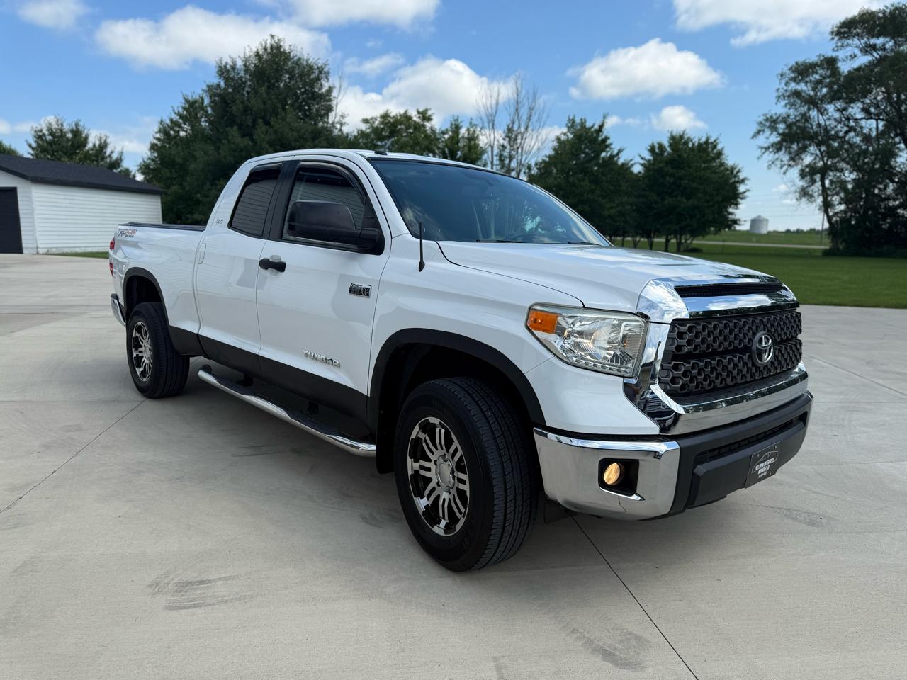 Toyota Tundra SR5 5.7L V8 Double Cab 4WD 2014