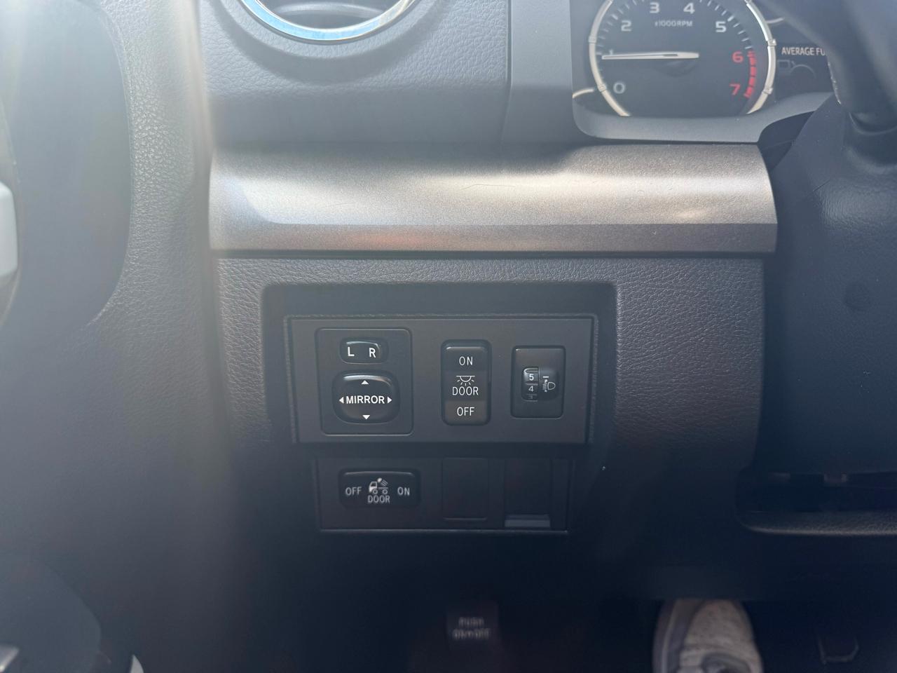 Toyota Tundra SR5 5.7L V8 Double Cab 4WD 2014