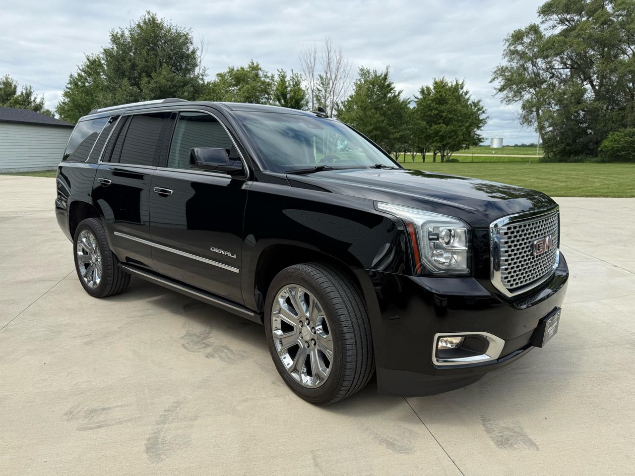 GMC Yukon Denali 4WD 2017