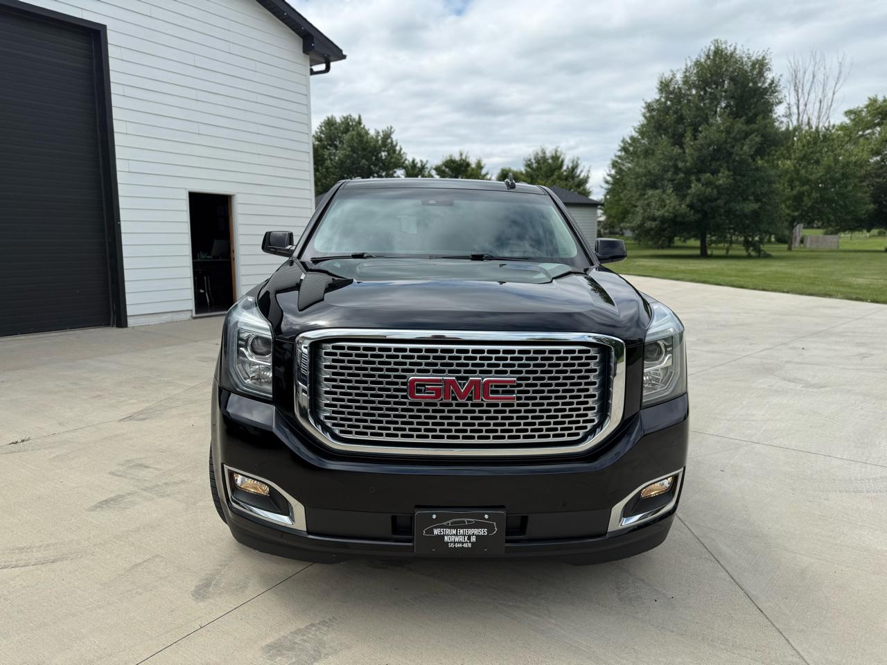 GMC Yukon Denali 4WD 2017