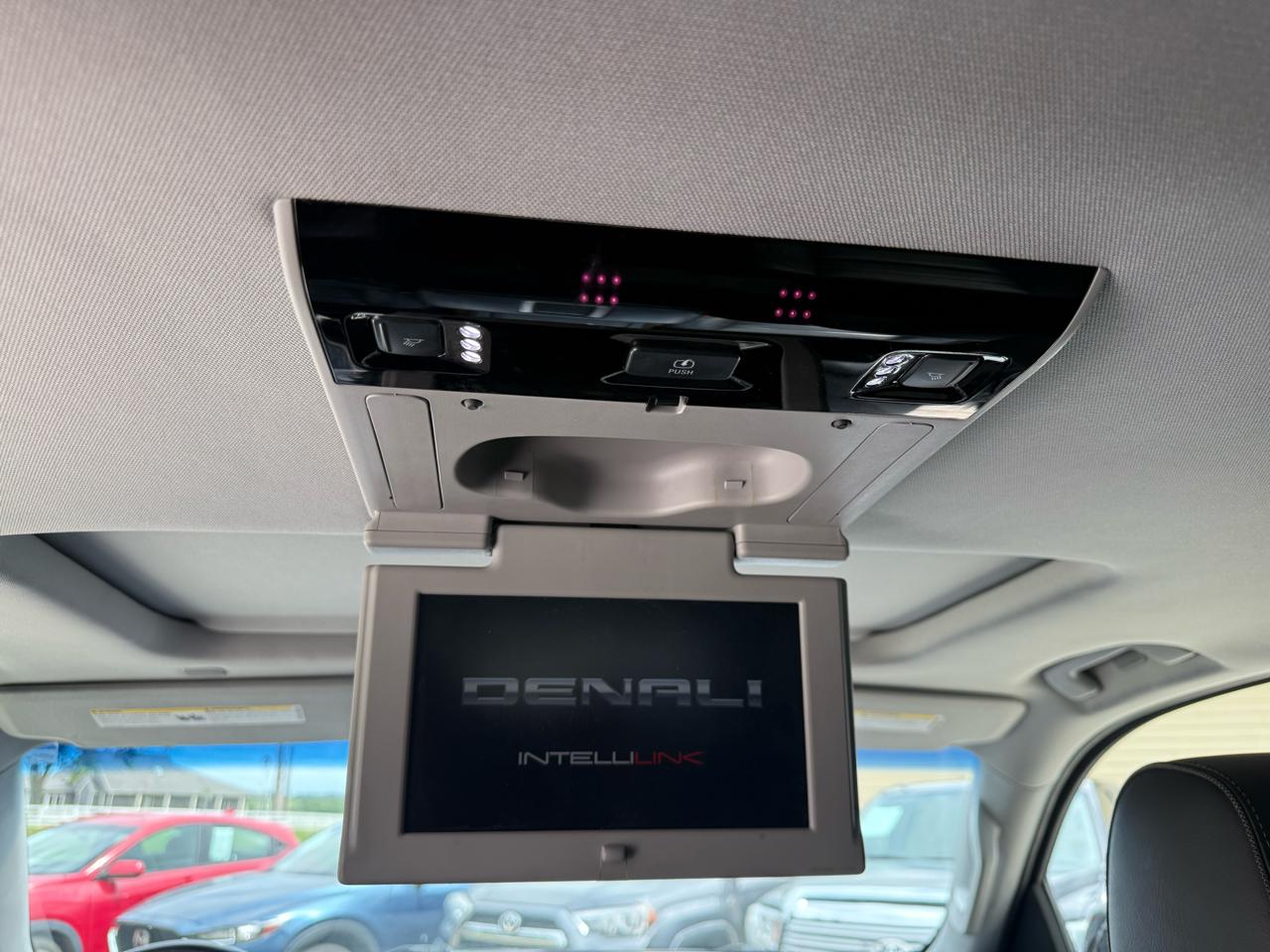 GMC Yukon Denali 4WD 2017