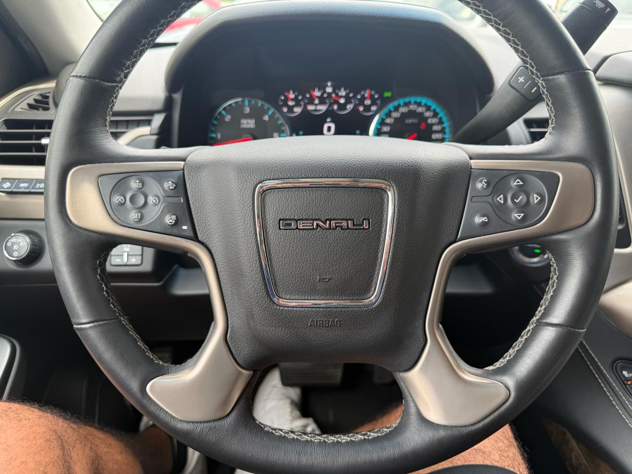 GMC Yukon Denali 4WD 2017