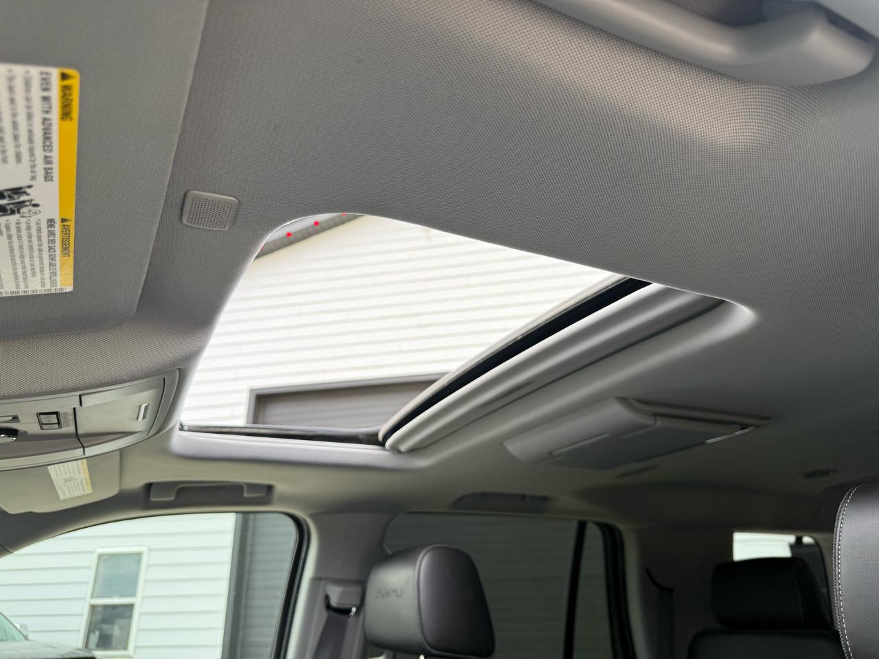 GMC Yukon Denali 4WD 2017