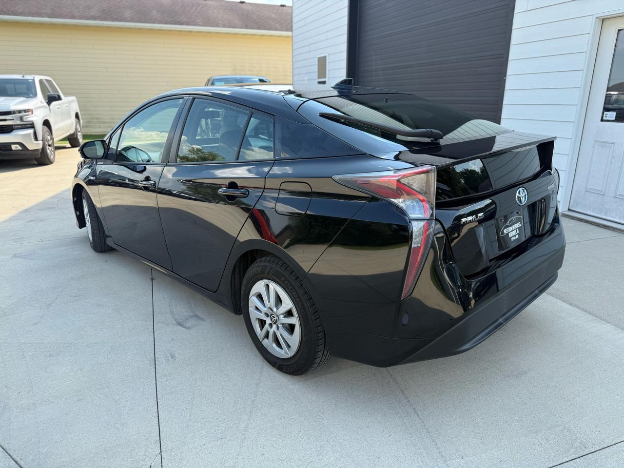 Toyota Prius Two 2016