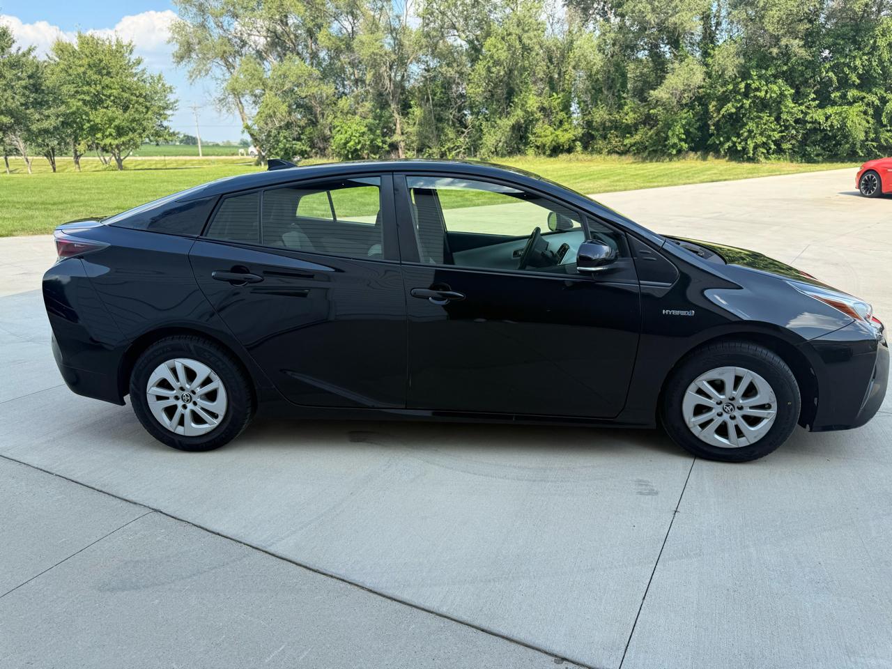 Toyota Prius Two 2016