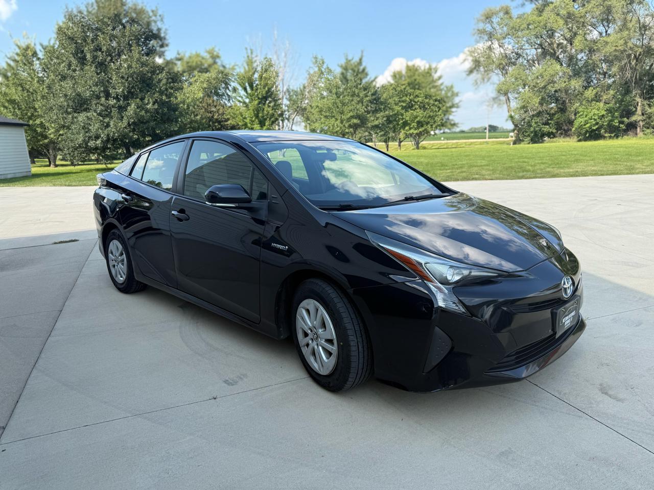 Toyota Prius Two 2016