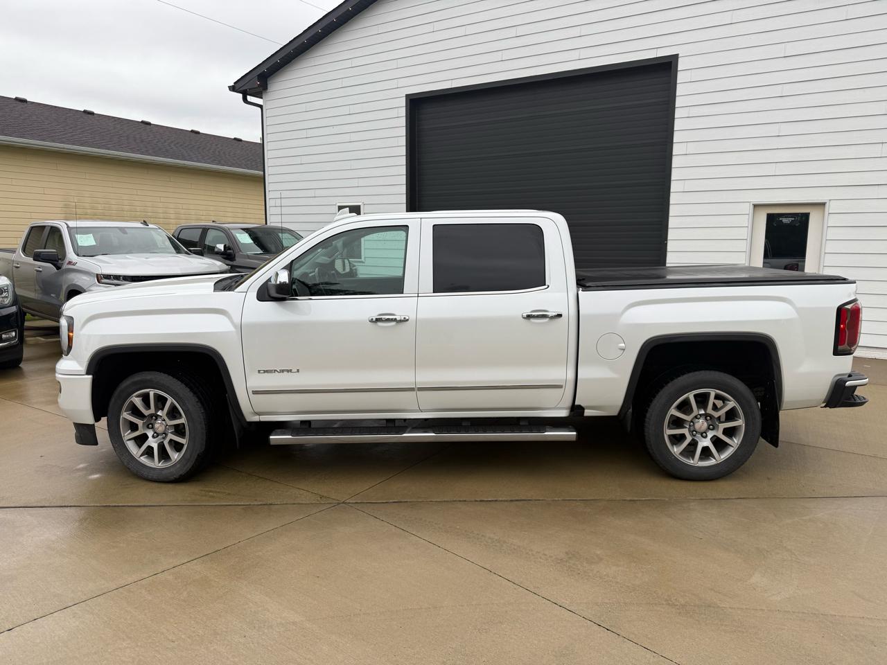 GMC Sierra 1500 Denali Crew Cab 4WD 2017