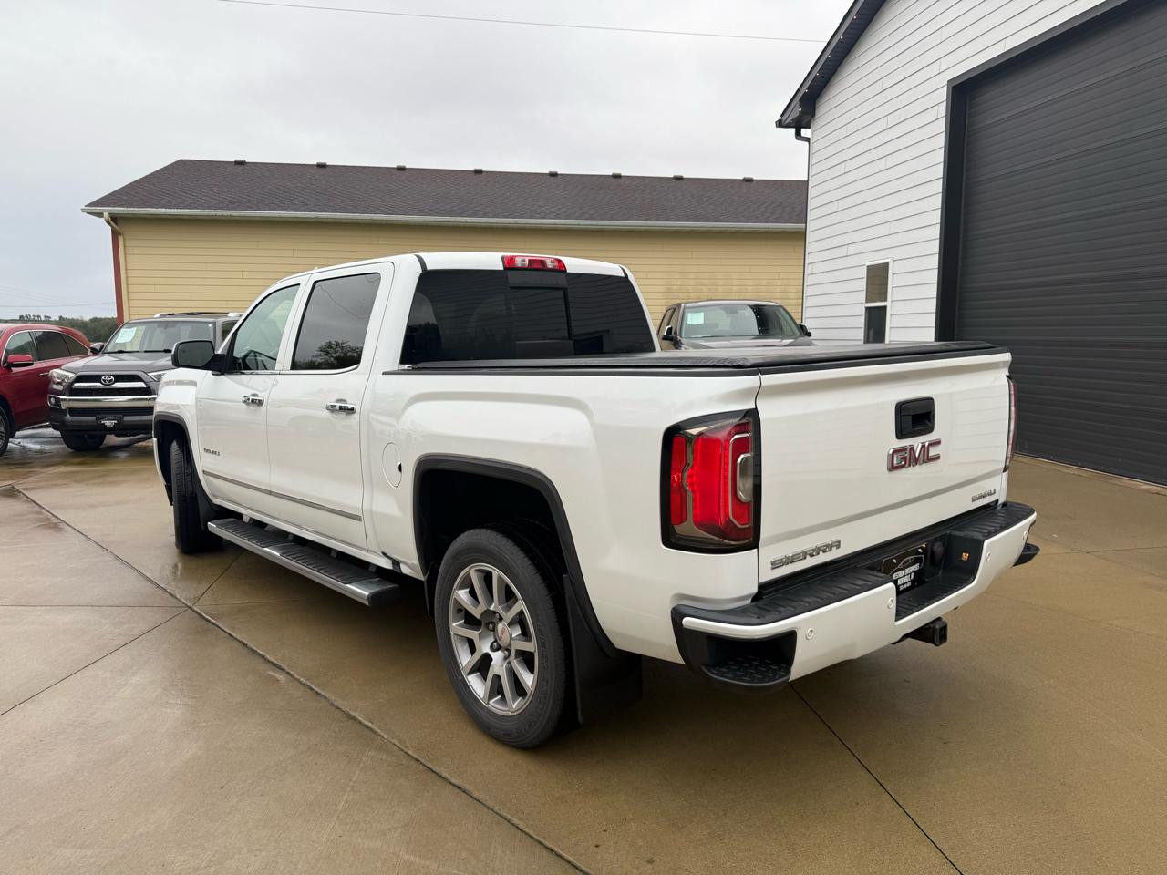 GMC Sierra 1500 Denali Crew Cab 4WD 2017