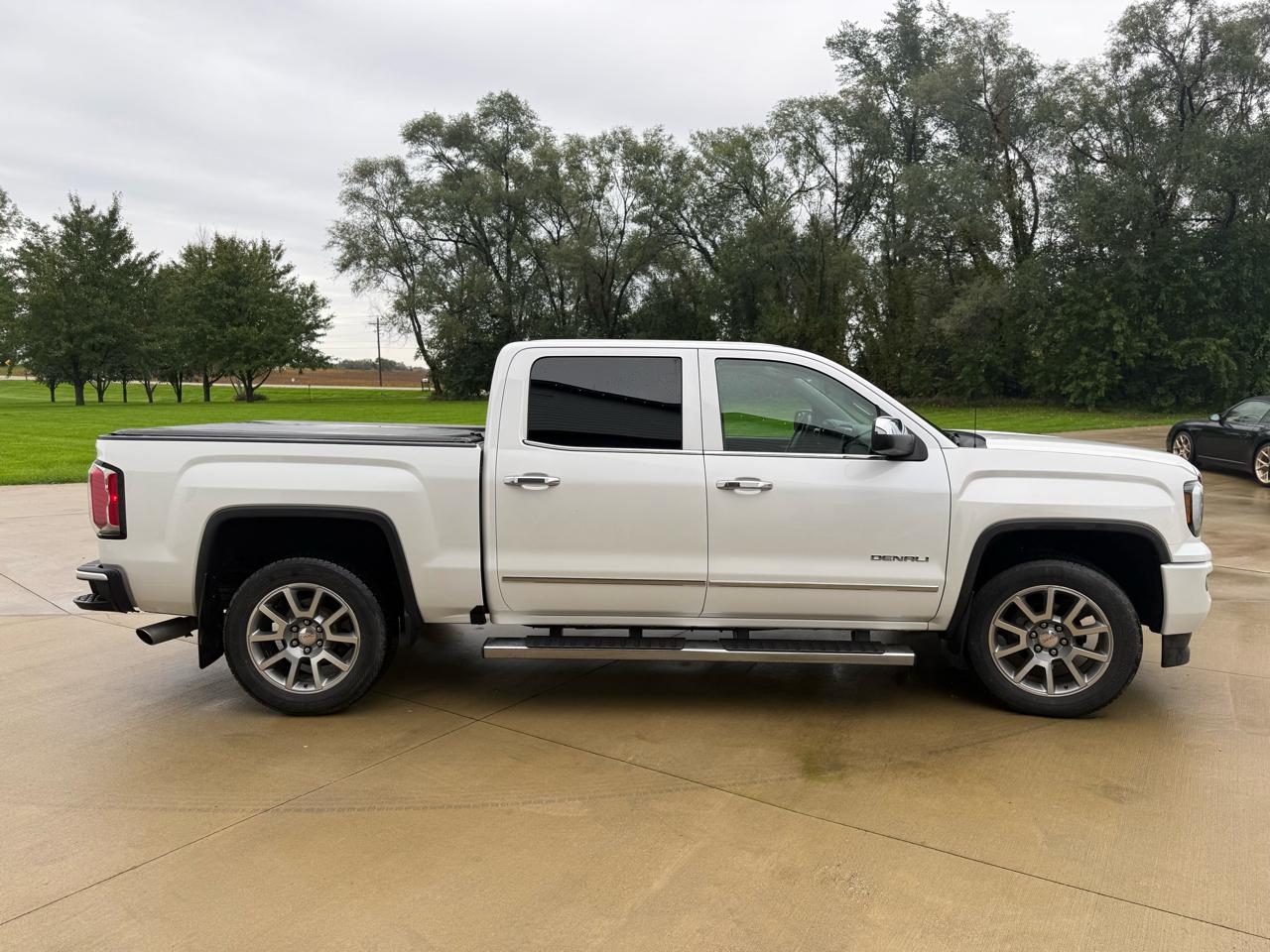 GMC Sierra 1500 Denali Crew Cab 4WD 2017