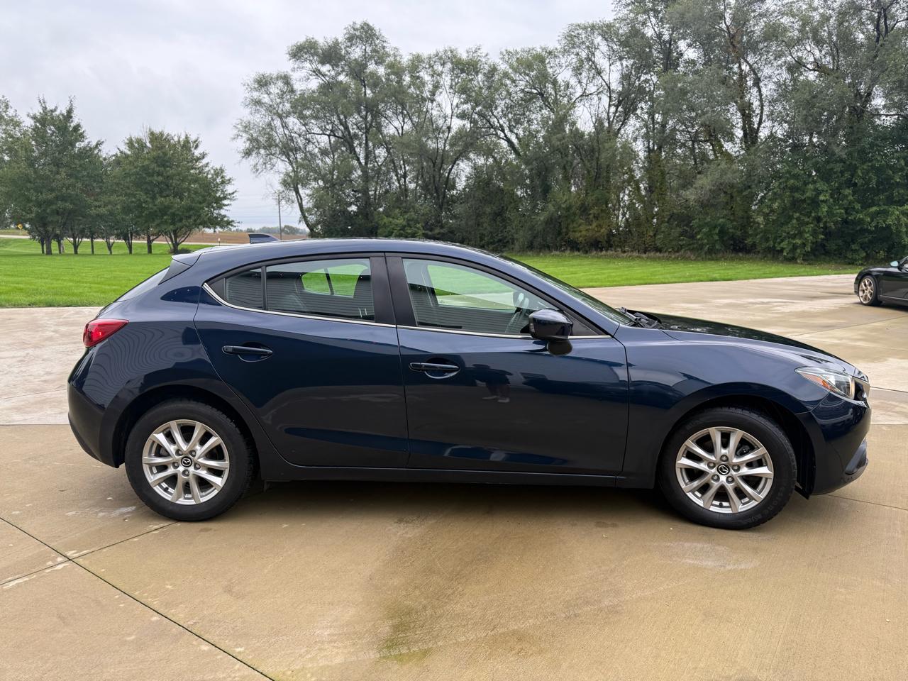 Mazda MAZDA3 i Grand Touring AT 5-Door 2015