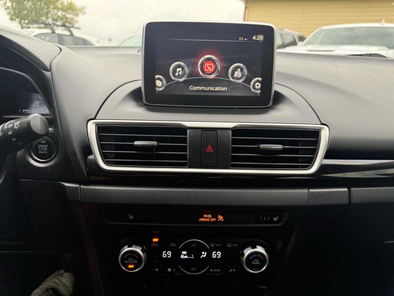 Mazda MAZDA3 i Grand Touring AT 5-Door 2015