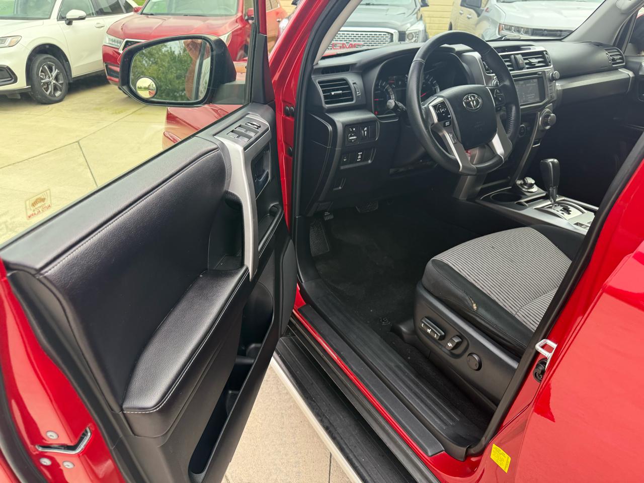 Toyota 4Runner SR5 4WD 2016