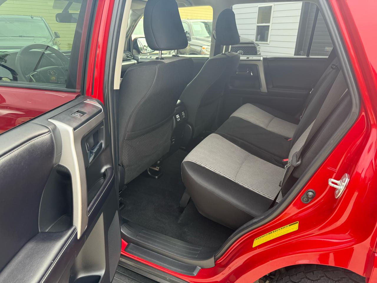 Toyota 4Runner SR5 4WD 2016