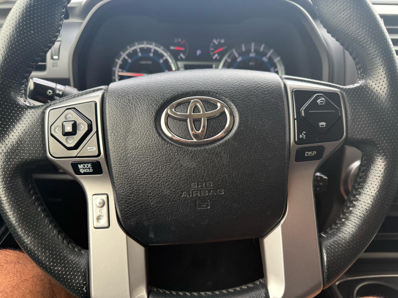 Toyota 4Runner SR5 4WD 2016