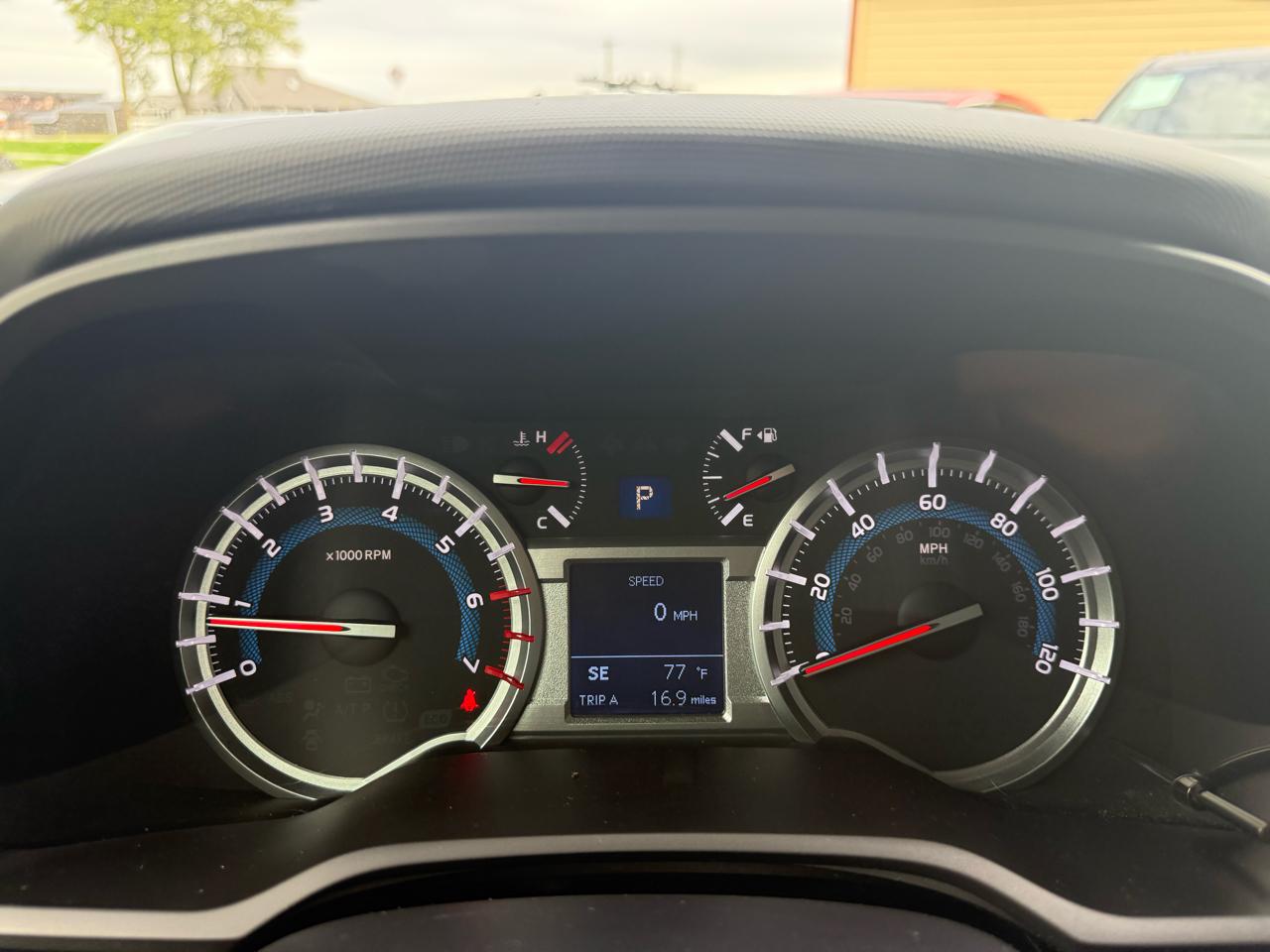 Toyota 4Runner SR5 4WD 2016