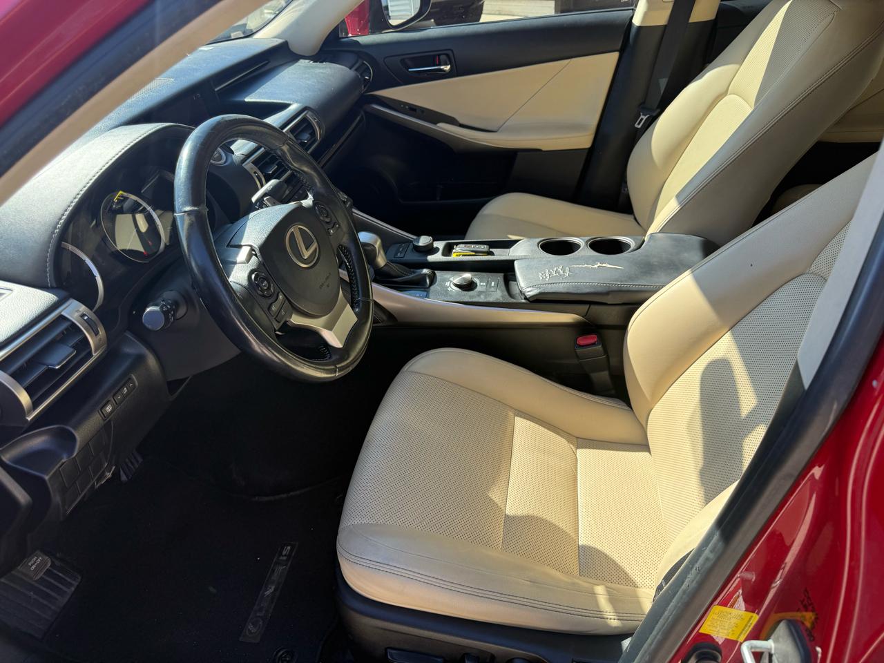 Lexus IS 300 AWD 2016