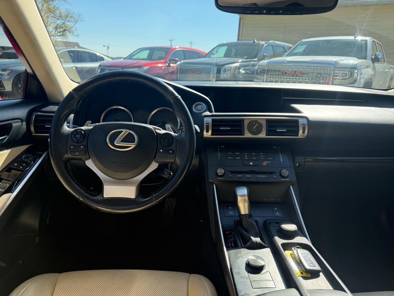 Lexus IS 300 AWD 2016