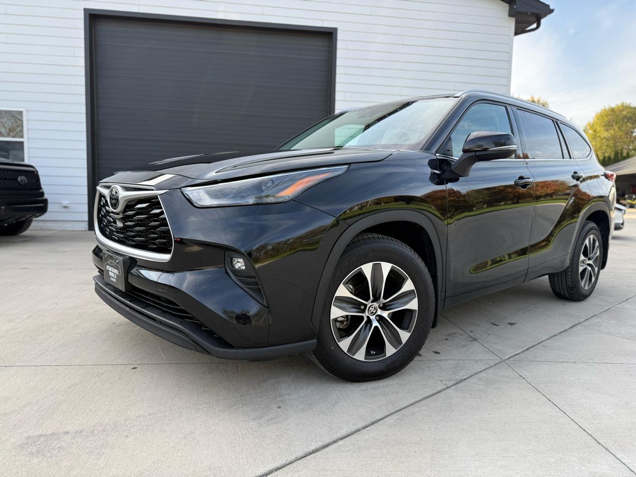 2022 Toyota Highlander XLE AWD V6