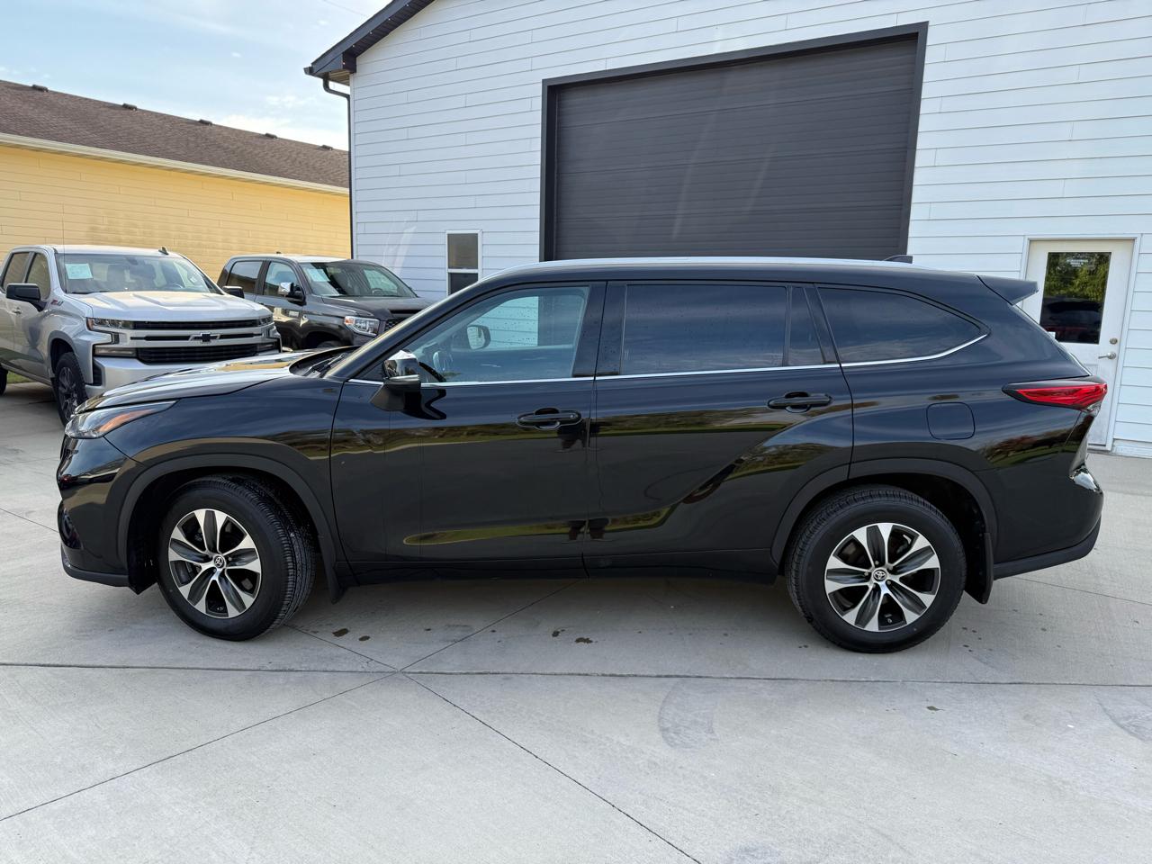 Toyota Highlander XLE AWD V6 2022