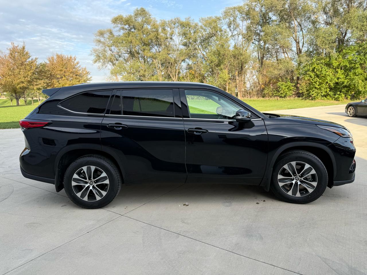 Toyota Highlander XLE AWD V6 2022