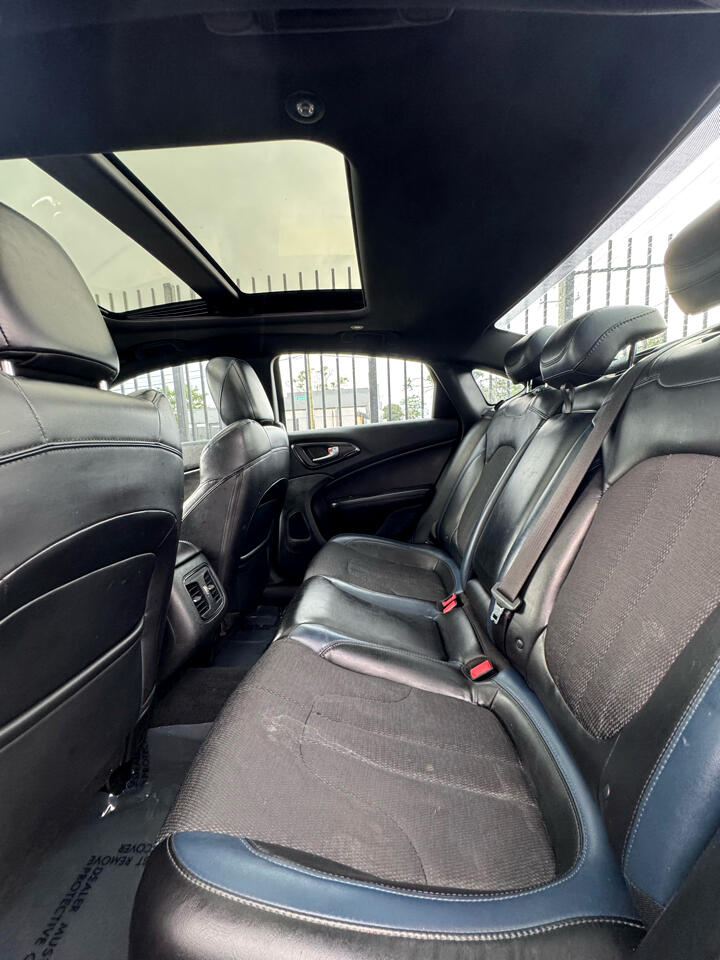 Chrysler 200 S AWD 2015 Chrysler 200 S AWD 2015