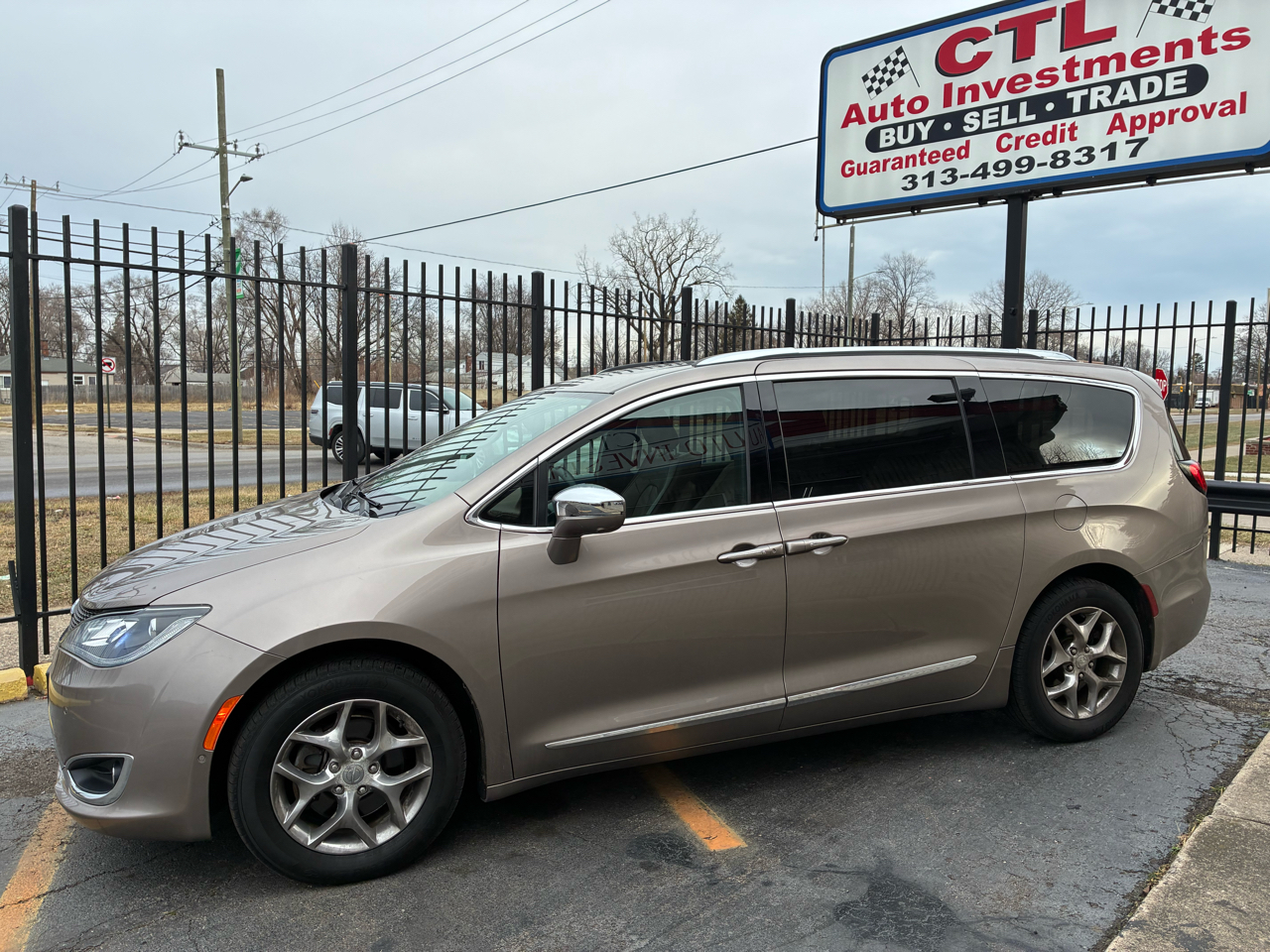 Chrysler Pacifica Limited 2017