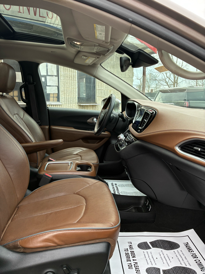 Chrysler Pacifica Limited 2017