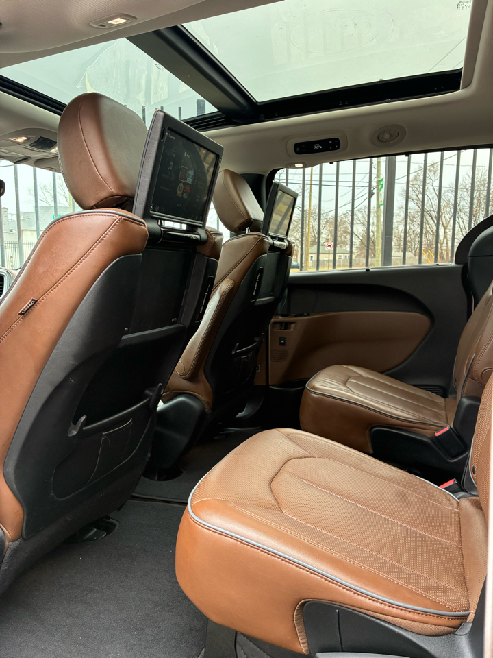 Chrysler Pacifica Limited 2017