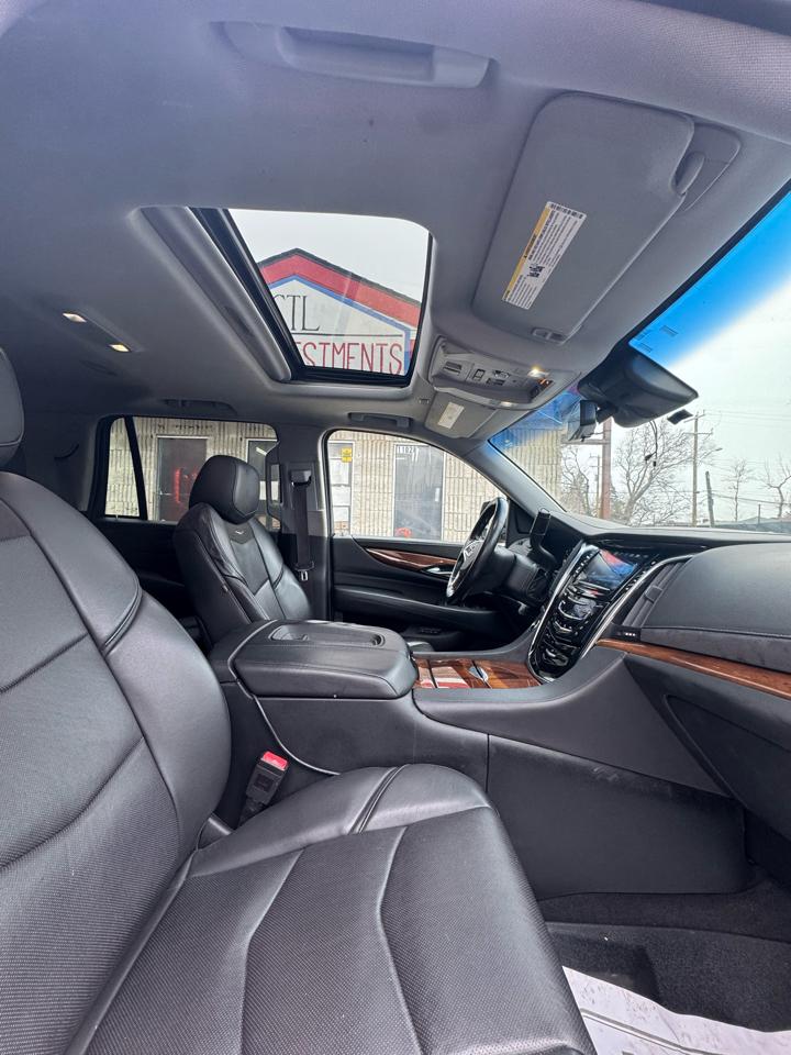 Cadillac Escalade Luxury 4WD 2017